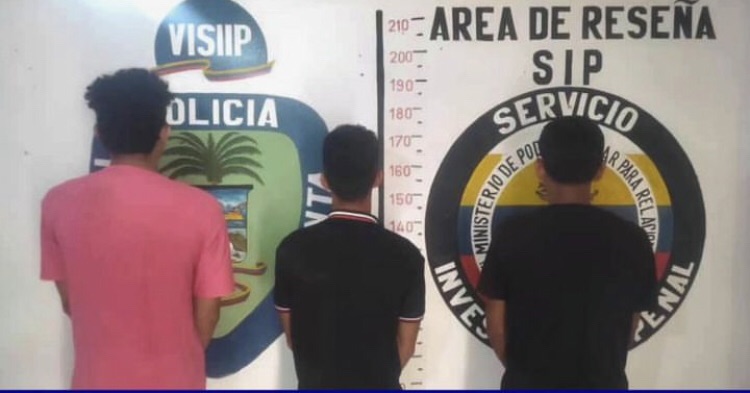Tres hombres fueron detenidos por presunta agresión y resistencia a la&nbsp;autoridad