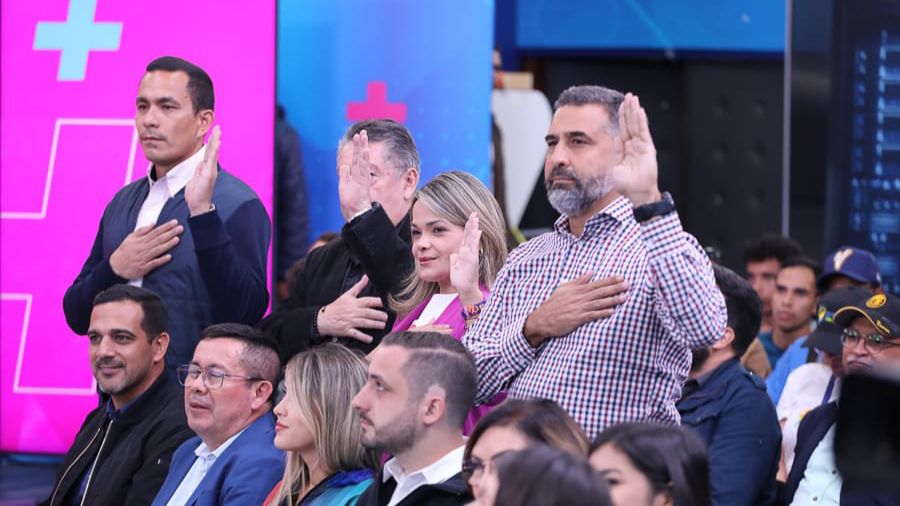 Maduro juramentó a cuatro nuevos ministros de su gabinete de&nbsp;Gobierno