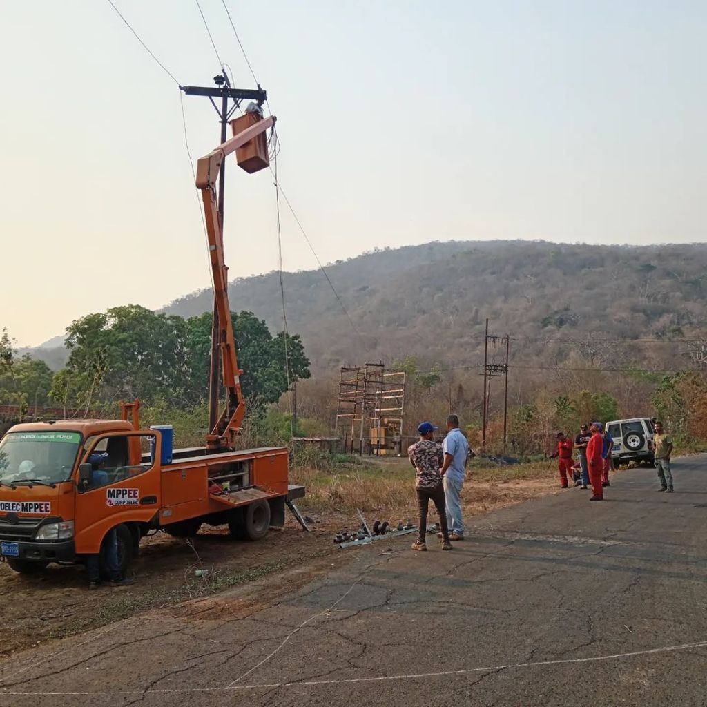 Corpoelec informa que&nbsp; se normalizó la distribución de energía en varias localidades del eje rural del municipio&nbsp;Bolívar