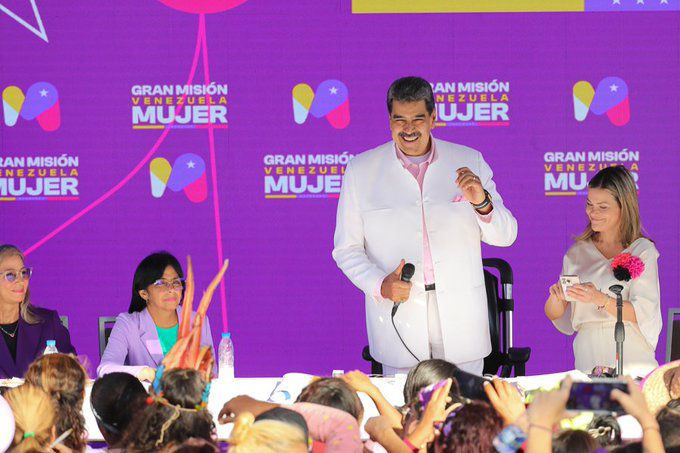 Maduro otorga 33 mil créditos a mujeres&nbsp;emprendedoras