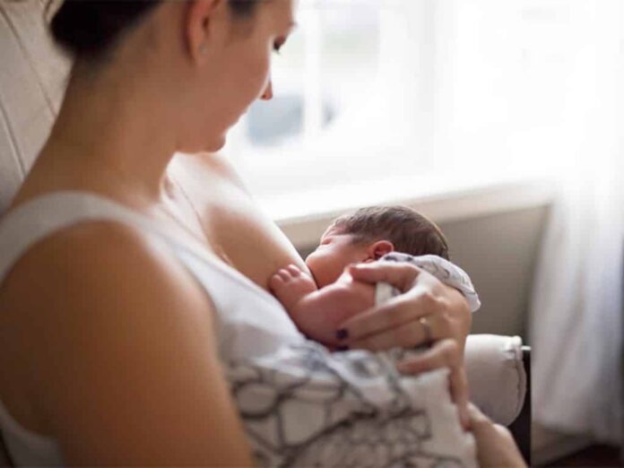 Madres vacunadas contra el covid-19 podrían transmitir anticuerpos a sus hijos a través de la&nbsp;lactancia