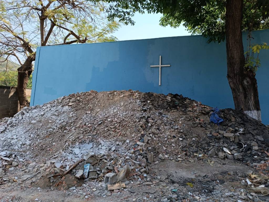 Escombros de la remodelación del anexo pediátrico lo dejaron alrededor de la Iglesia del&nbsp;Razetti