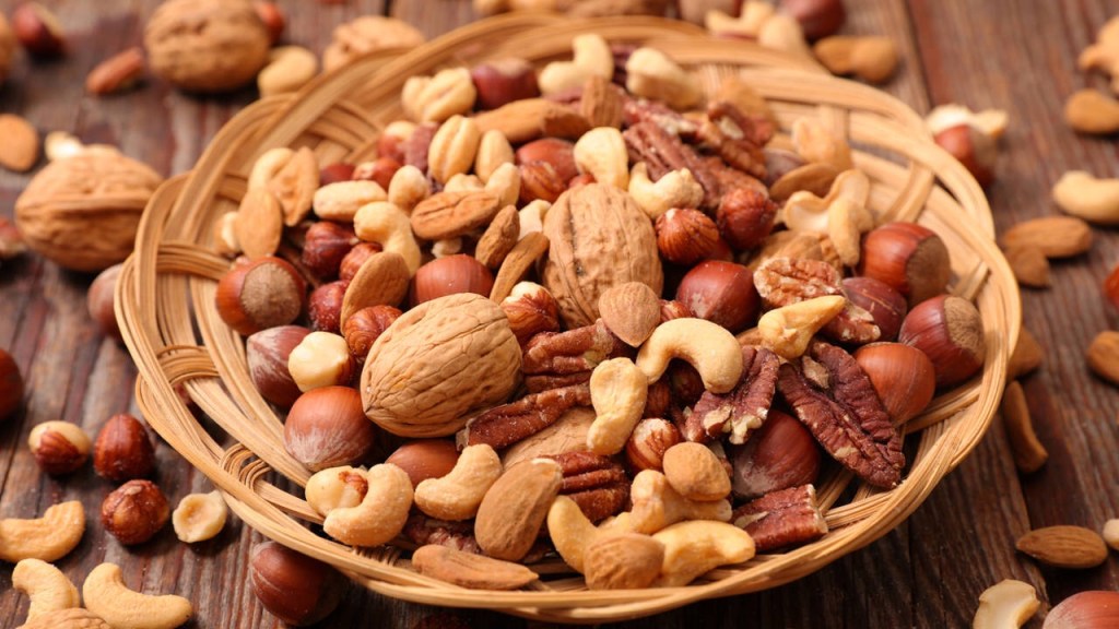 Según estudio, consumir frutos secos podría disminuir los riesgos de sufrir&nbsp;depresión