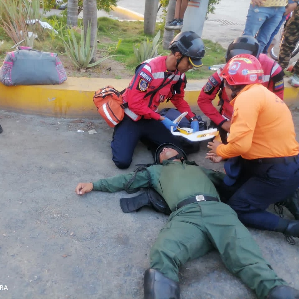 Colisión vehicular en la Redoma Los Pájaros dejó un funcionario de la GNB&nbsp;herido