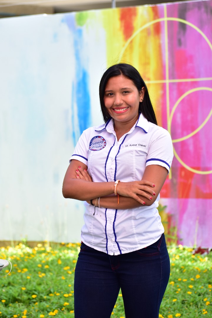 Viajaba en autobús con su pizarra de enseñar inglés y ahora tiene academia hasta con alumnos en el&nbsp;exterior