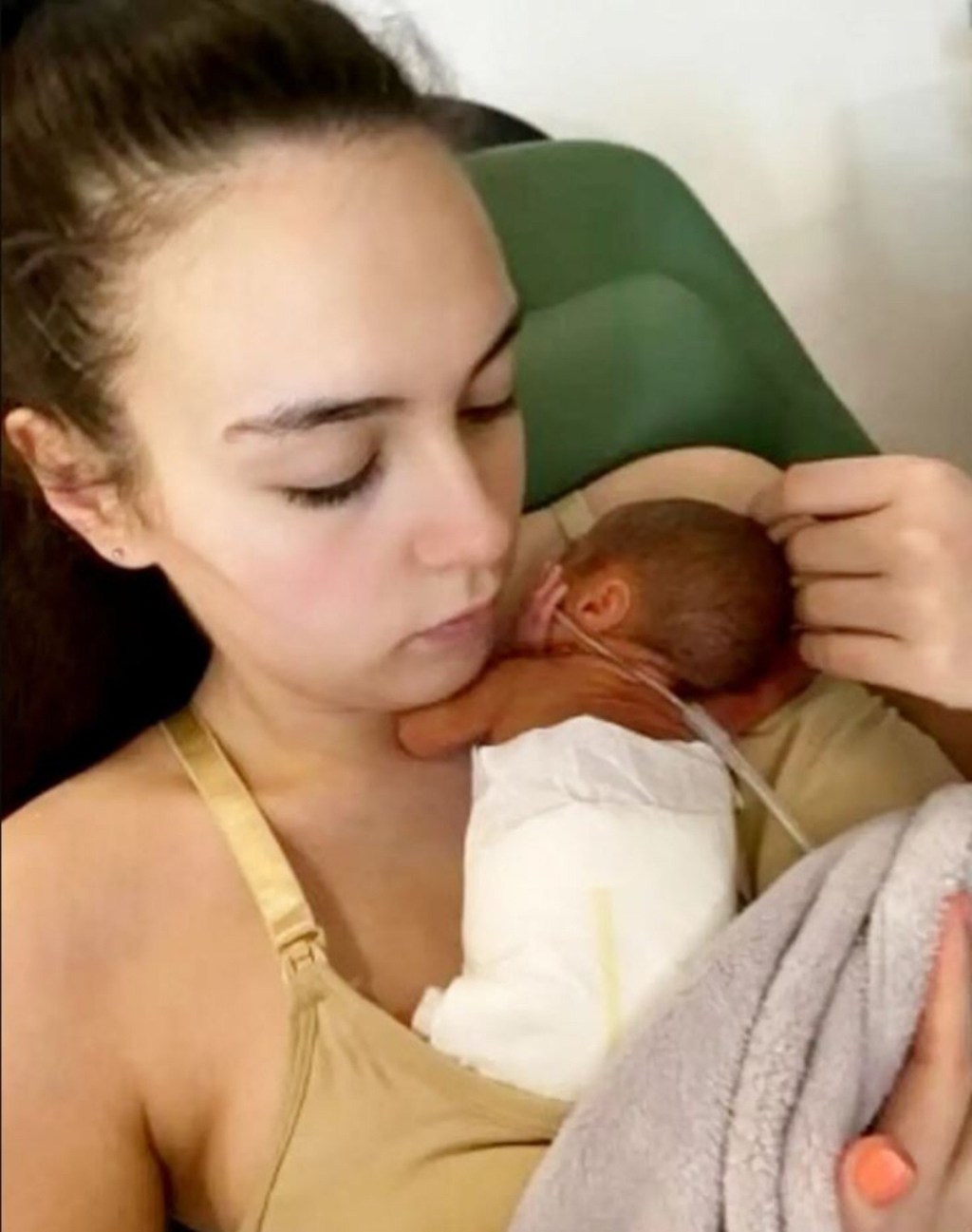 Una mujer dio a luz a gemelos con 22 días de&nbsp;diferencia