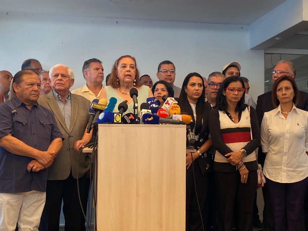 Corina Yoris pide al candidato presidencial Manuel Rosales cumplir su&nbsp;palabra