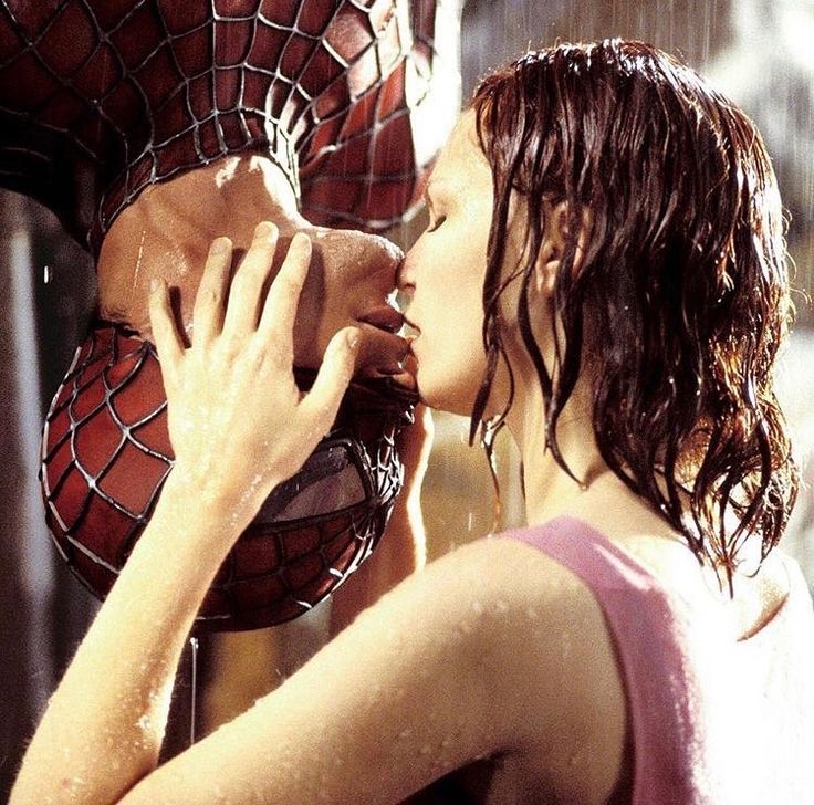 Actriz de Spiderman revela que el memorable beso fue&nbsp;“miserable”