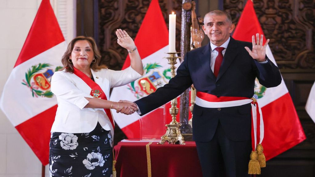 Renuncian ministros en medio de investigación a presidenta de&nbsp;Perú