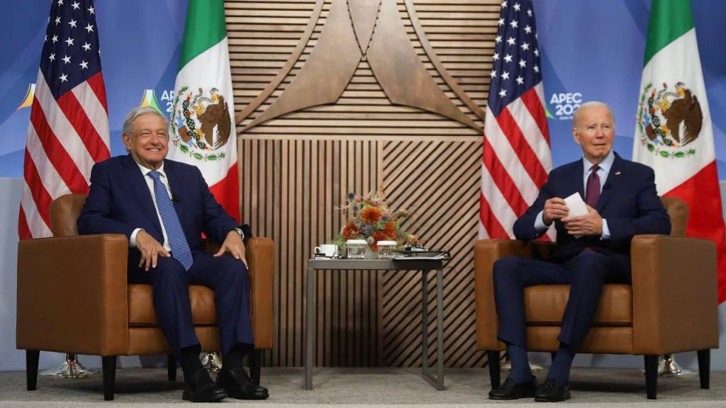 Biden y López Obrador acuerdan medidas para reducir los cruces&nbsp;fronterizos