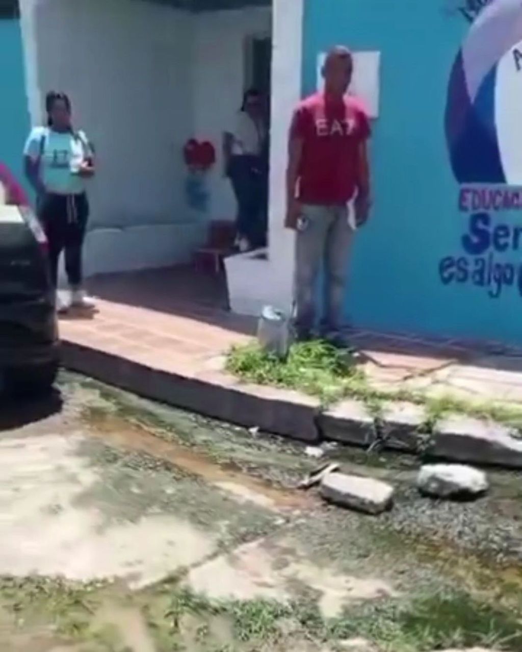 Denuncian insalubridad frente a centro de atención para niños autistas en&nbsp;Barcelona