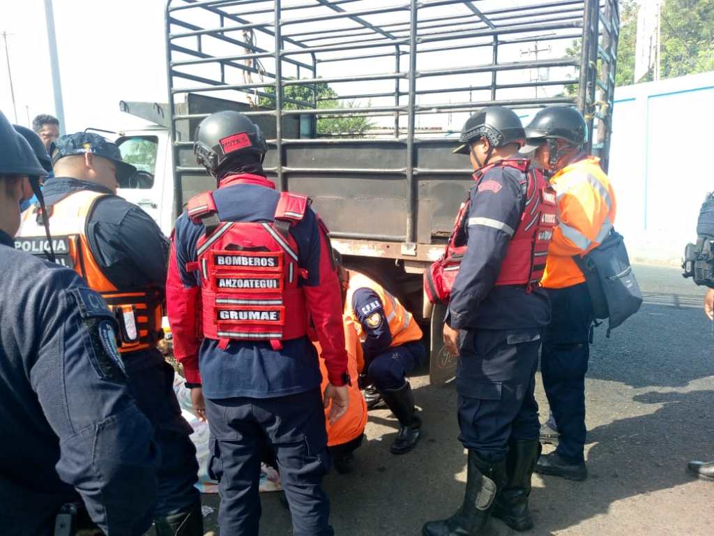 Un fallecido, un adulto mayor lesionado y un detenido tras accidente en&nbsp;Barcelona