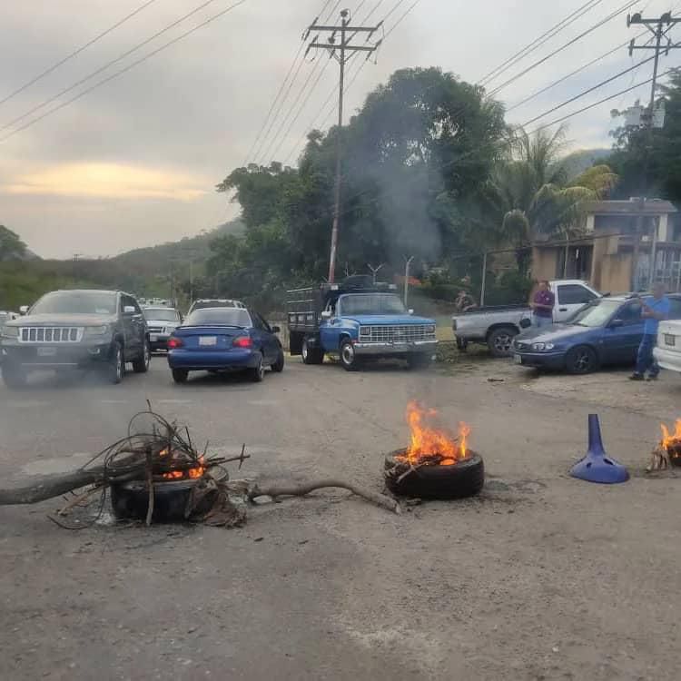 Vecinos manifestaron tras varios días sin electricidad en&nbsp;Vidoño