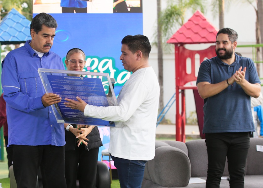 Maduro es nombrado «protector de la familia» por pastores evangélicos, según el diseño original de la&nbsp;Biblia