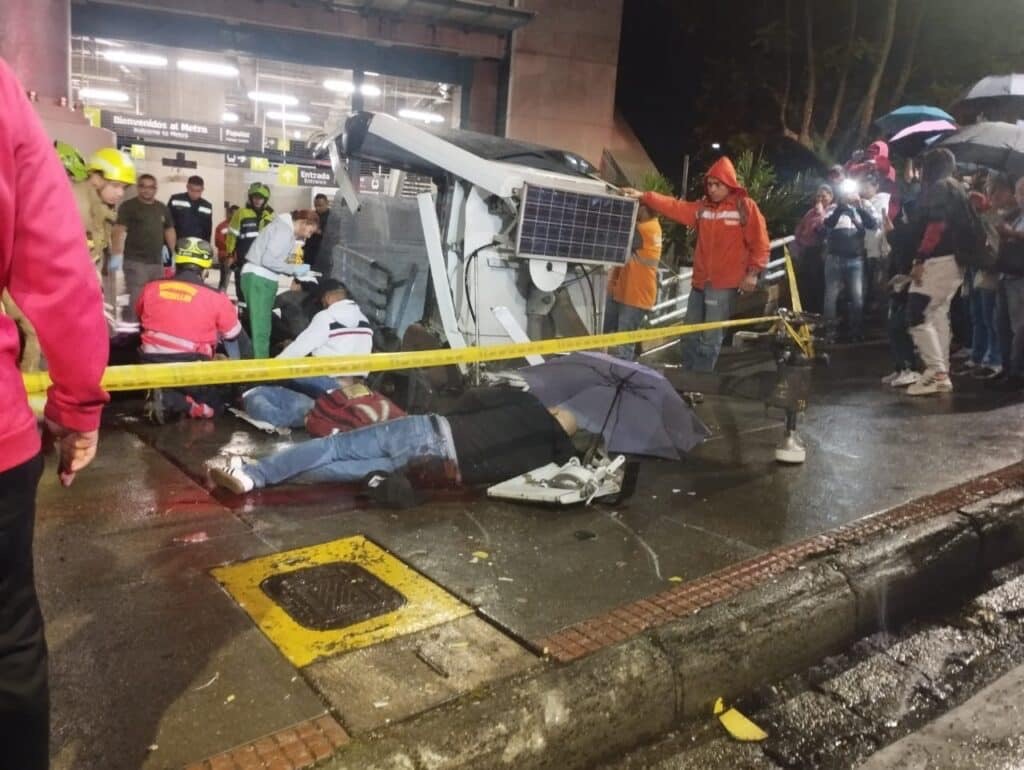 Un muerto y 20 heridos tras desplomarse cabina en el Metrocable de&nbsp;Medellín