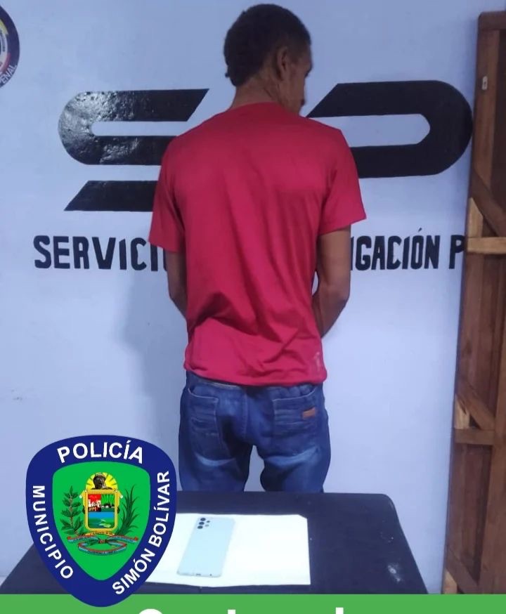 Capturado un sujeto implicado en el robo de un teléfono celular en&nbsp;Barcelona