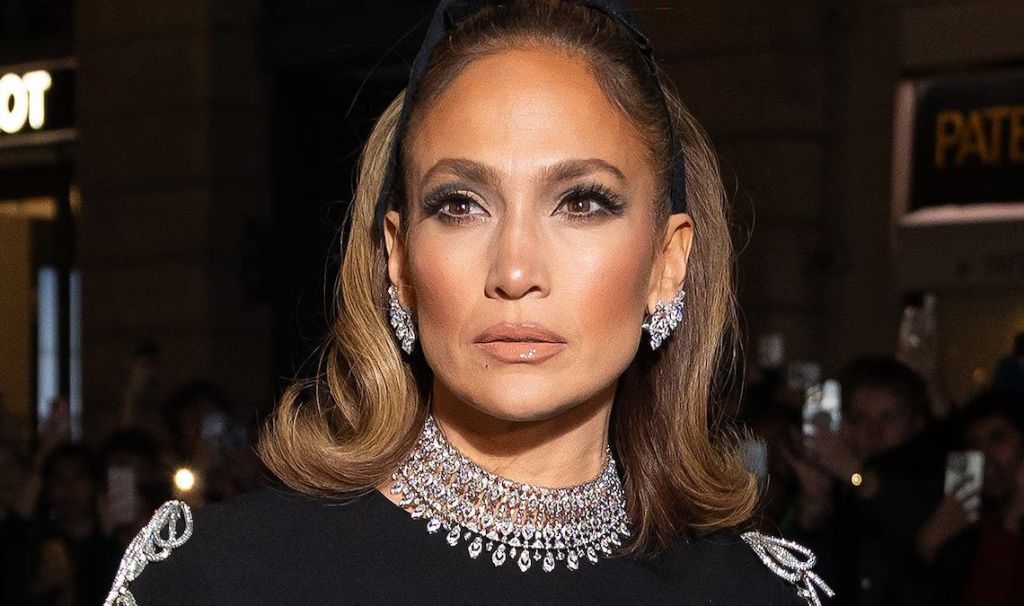 Jennifer López cancela su gira para dedicarse a su&nbsp;familia