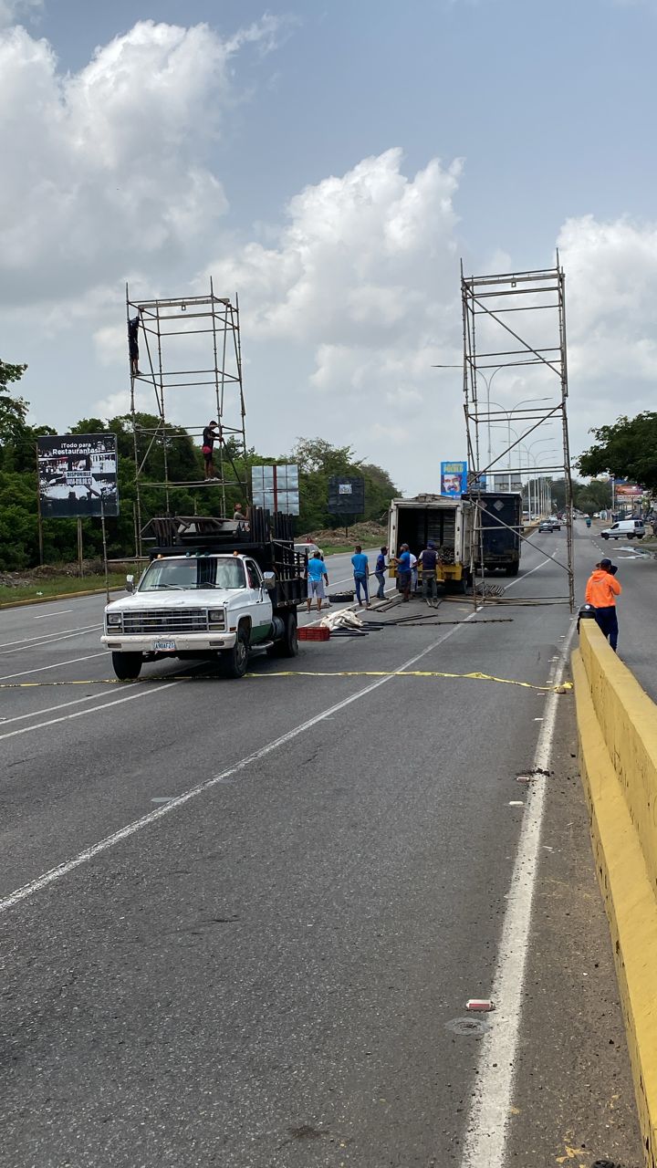 Instalan tarima para acto de Edmundo González y María Corina Machado en&nbsp;Anzoátegui
