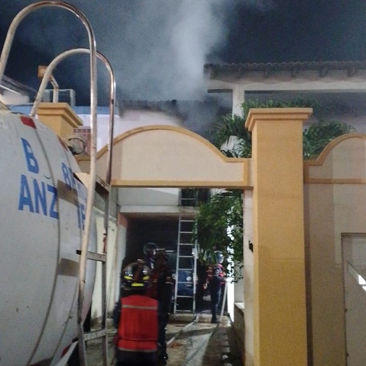 Se incendio una vivienda en la Avenida el Ejército tras un corto&nbsp;circuito