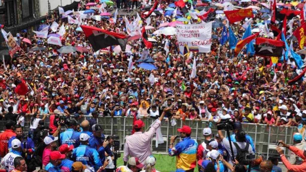 Maduro acusó a medios internacionales de ser «sicarios de la&nbsp;mentira»