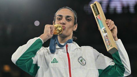 La boxeadora argelina Imane Khelif gana la medalla de oro tras la tormenta de críticas en redes&nbsp;sociales