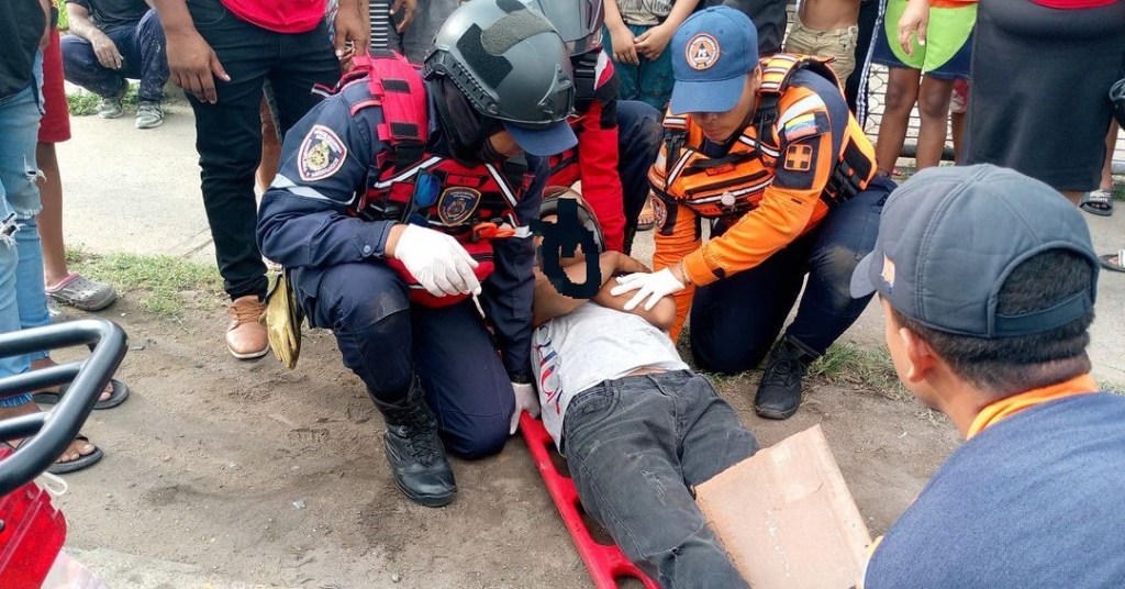 Dos jóvenes resultaron lesionados en colisión múltiple en avenida Argimiro&nbsp;Gabaldón