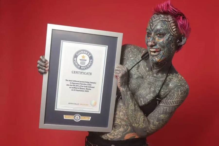 Mujer rompe récord Guinness al tener el 98,75% del cuerpo&nbsp;tatuado&nbsp;