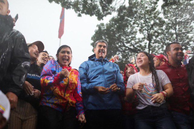 Maduro anuncia que se retira de&nbsp;WhatsApp