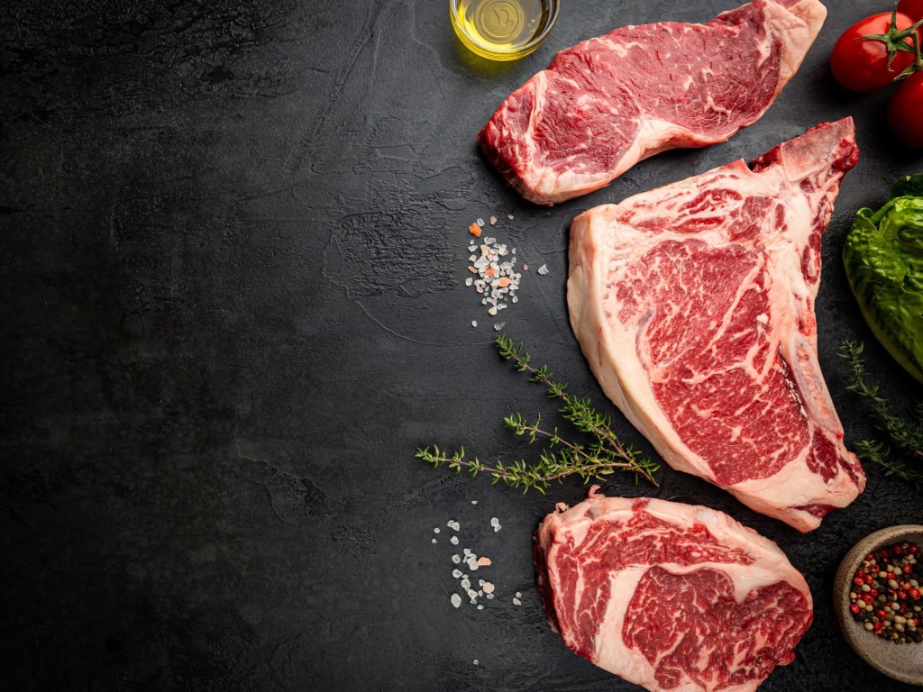 Según especialistas, la carne roja procesada acelera el riesgo de desarrollar problemas de&nbsp;memoria&nbsp;