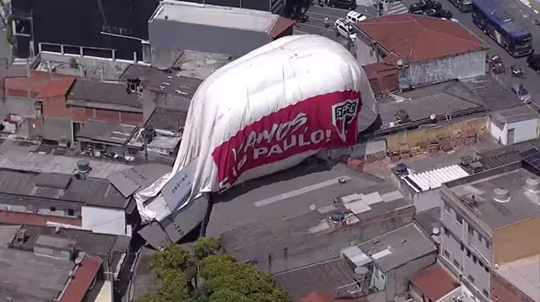 Un dirigible se estrelló en Brasil antes de un partido por la Copa Libertadores&nbsp;