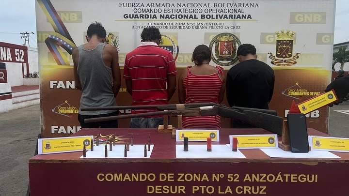 Detenidos cuatro ciudadanos por robo, hurto y porte ilícito de arma de fuego en&nbsp;Barcelona