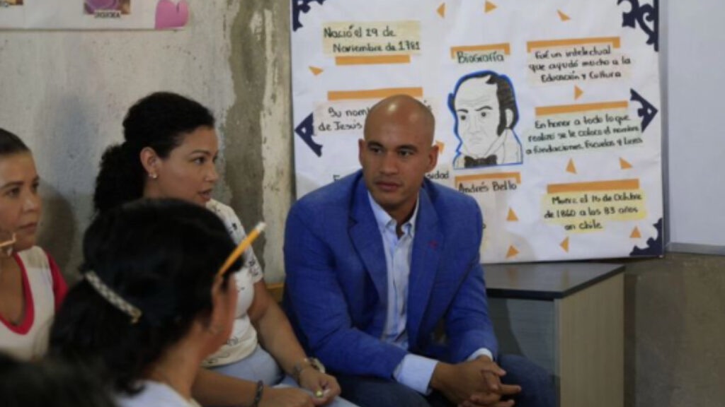 Ministro aclaró que no ha negado el inicio del año escolar en colegios&nbsp;privados