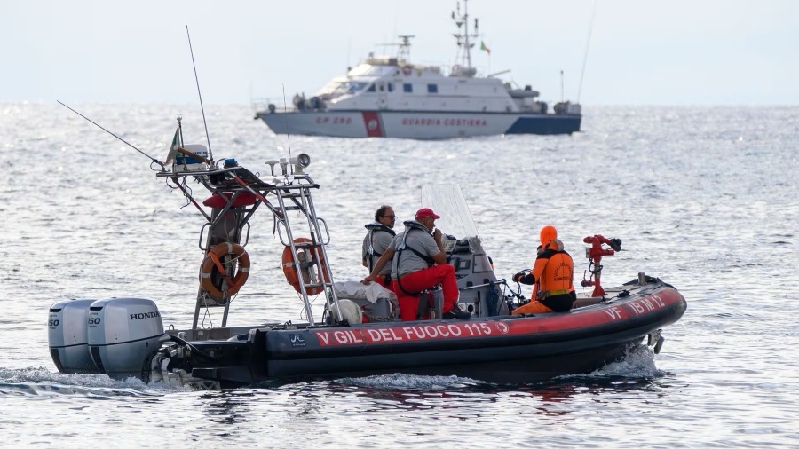El superyate que se hundió en Sicilia podría albergar datos&nbsp;secretos