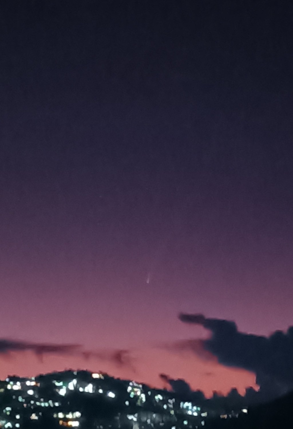 Cometa Tsuchinshan-ATLAS iluminó el amanecer&nbsp;caraqueño