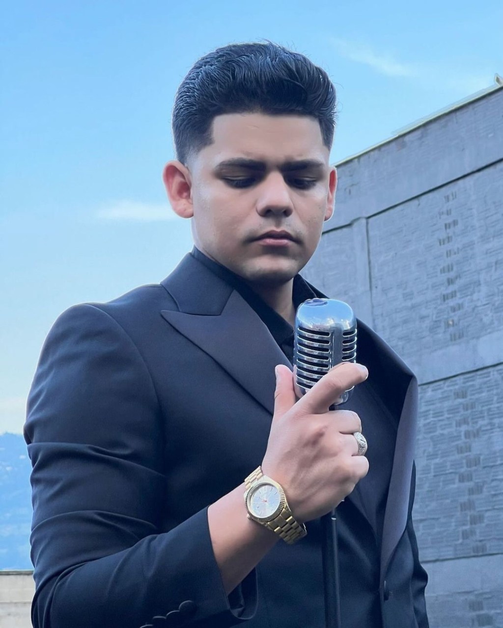 Venezolano pasó de ser reciclador en las calles a convertirse en un prometedor cantante de música&nbsp;mexicana