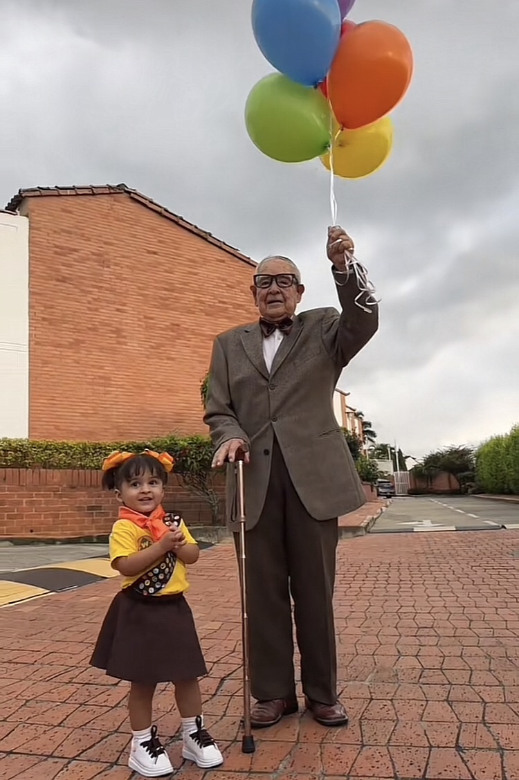 Abuelo y nieta conquistan las redes con tierno disfraz de&nbsp;“Up”