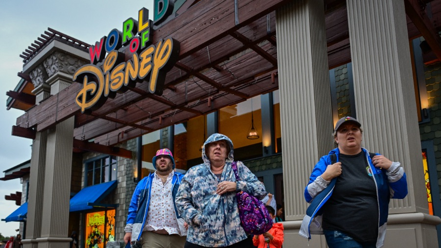 Disney World reabre sus parques temáticos de Florida tras el paso de huracán&nbsp;Milton
