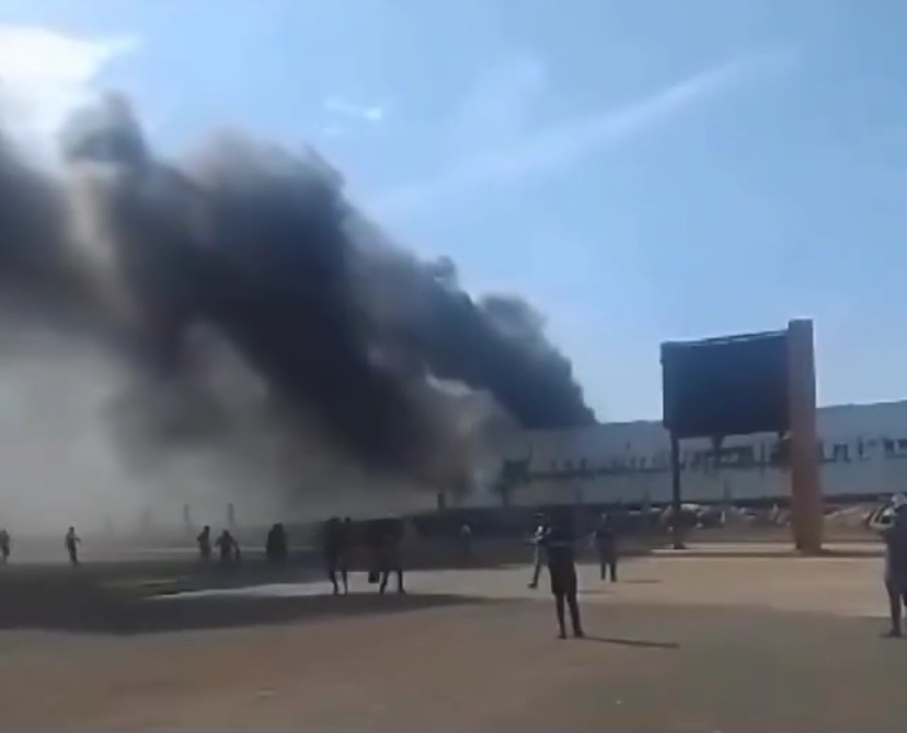 Incendio en barco en muelle de Puerto La Cruz no dejó&nbsp;heridos