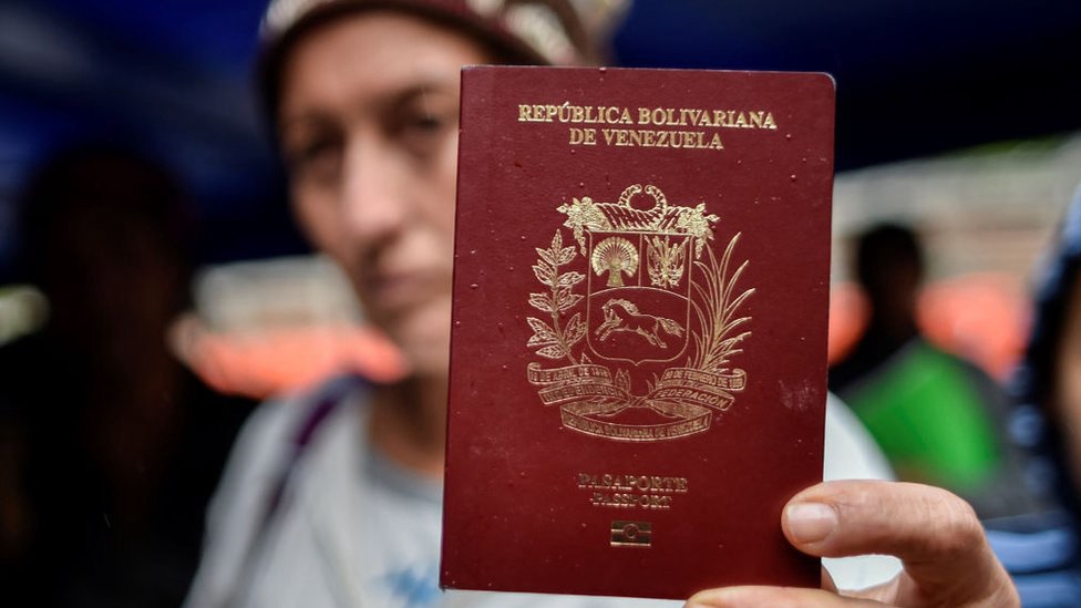 Migración Colombia niega exigencia de pasaporte vigente a venezolanos que viajen a EEUU bajo Movilidad&nbsp;Segura