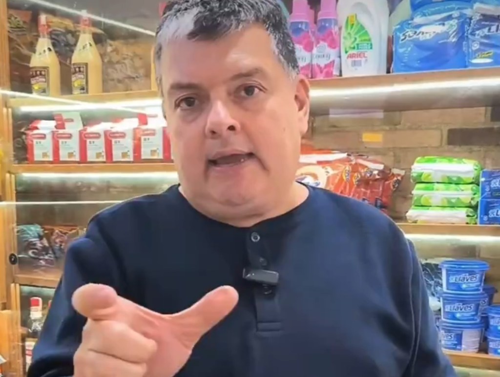 El periodista Nelin Escalante fue puesto en libertad y se encuentra con su familia&nbsp;&nbsp;