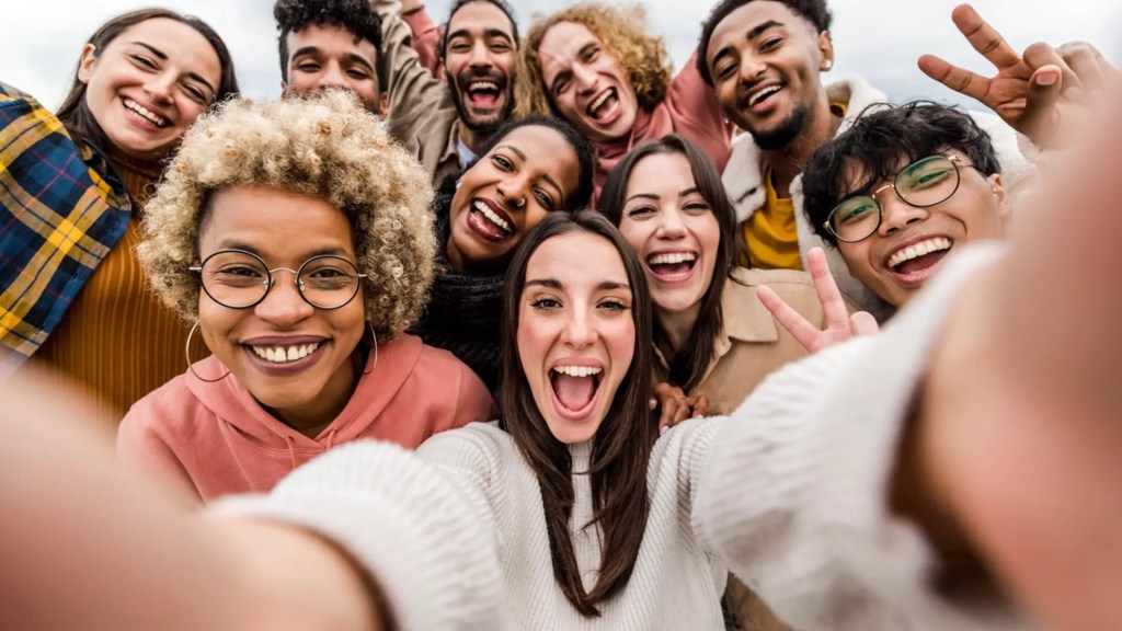 Según estudio, tener amigos es la clave para una vida&nbsp;feliz&nbsp;
