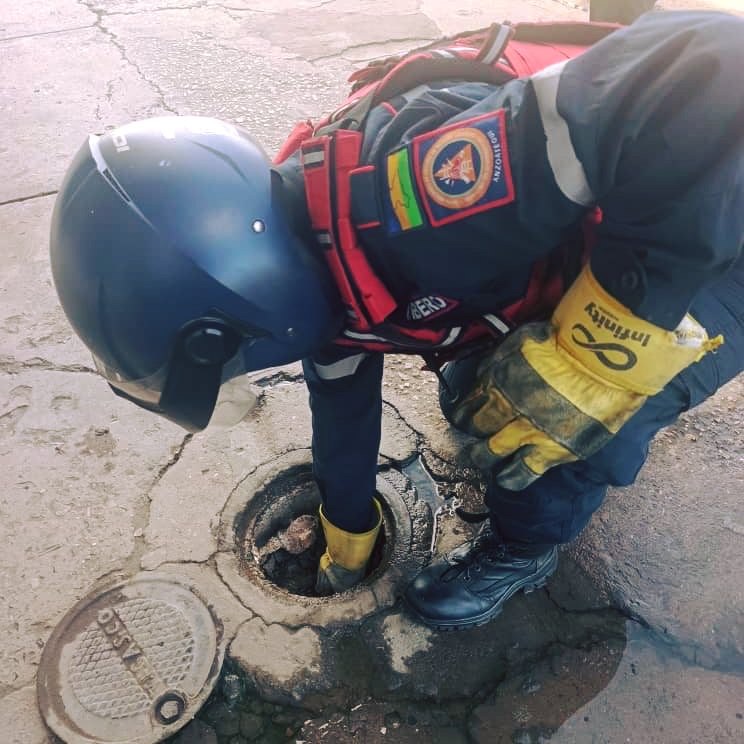 Atienden reporte de fuga de gas en la Avenida Raúl&nbsp;Leoni