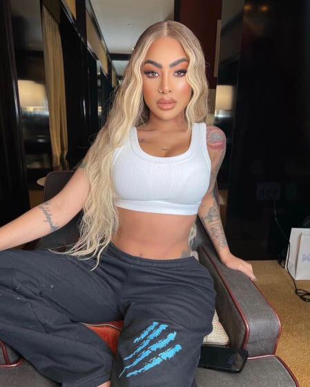 Yailin «La Más Viral» protagoniza pelea en partido de&nbsp;baloncesto