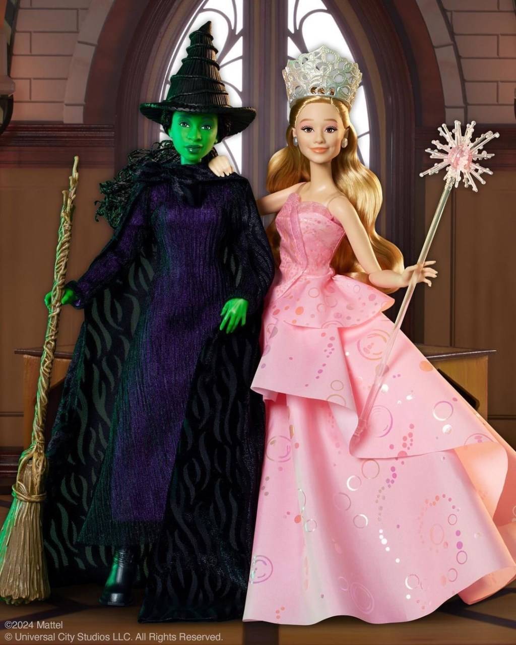 Mattel se disculpa tras poner un sitio web para adultos por error en las cajas de sus muñecas&nbsp;«Wicked»