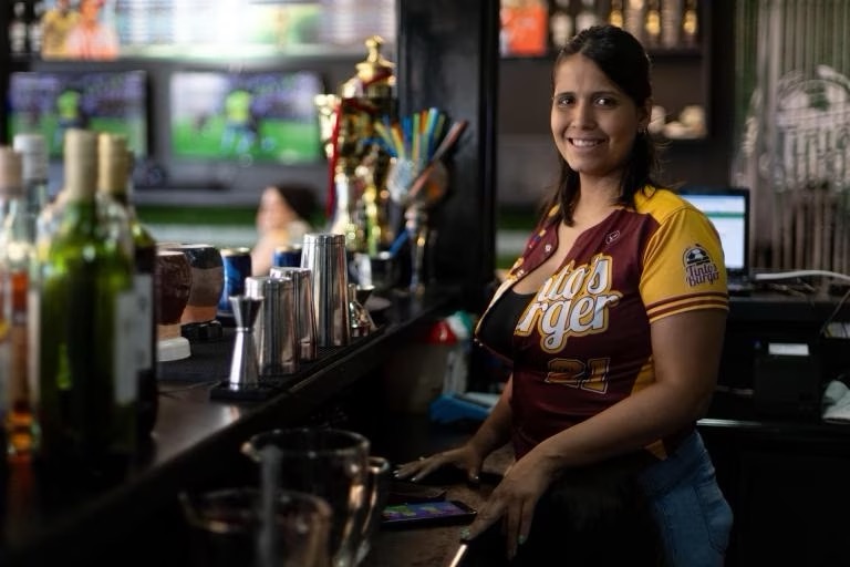 Venezolanos en Chile se reúnen en el bar de la hija del utilero de la Vinotinto para alentar a la&nbsp;selección