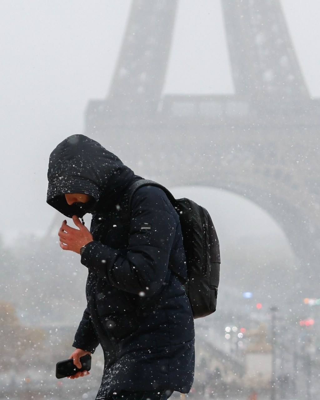 Fuerte temporal de nieve y hielo paraliza el norte de&nbsp;Francia