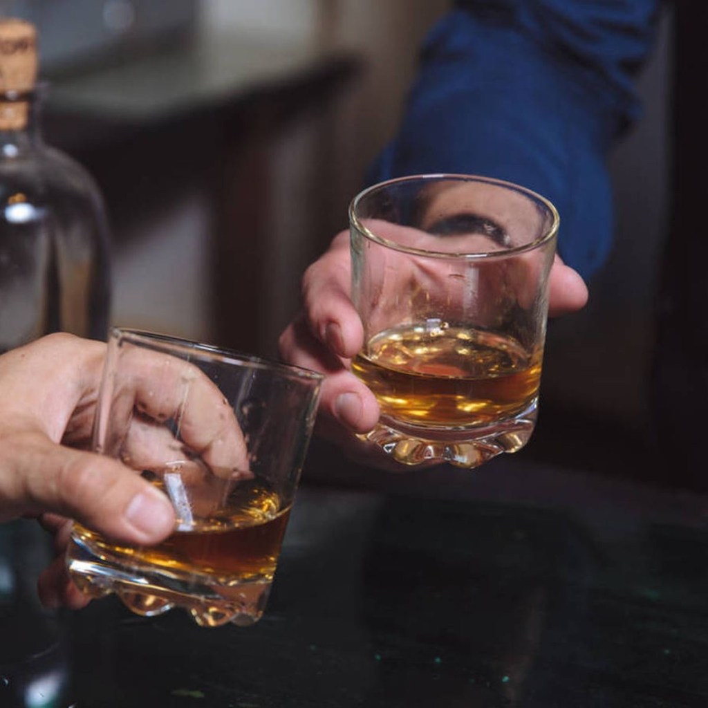 Al menos cuatro turistas mueren en Laos por intoxicación con alcohol adulterado con&nbsp;metanol