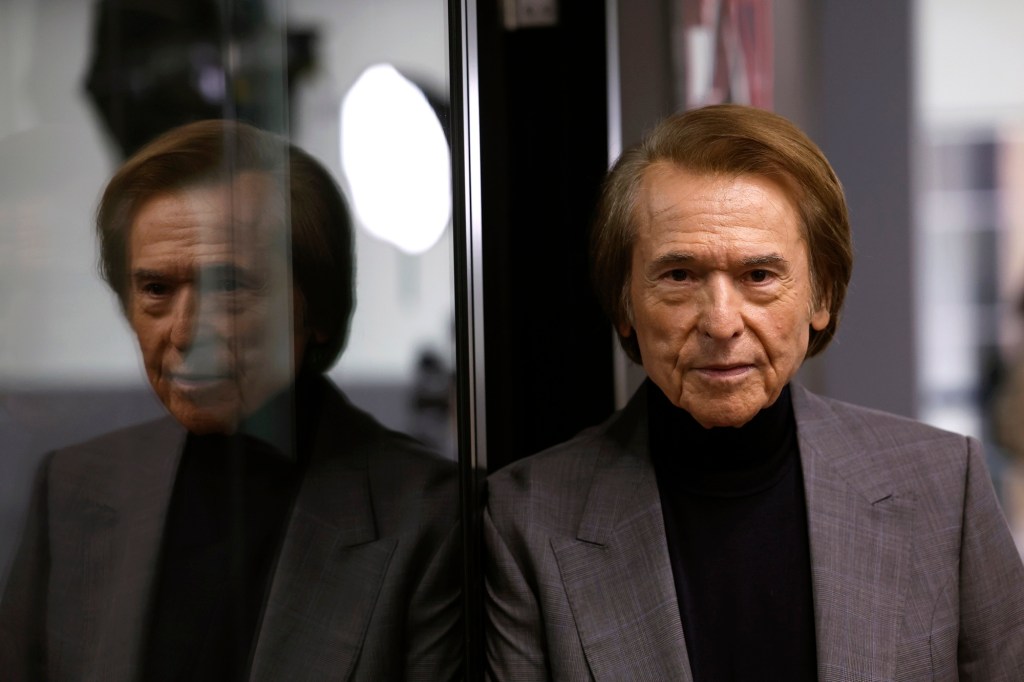 El cantante Raphael se recupera favorablemente tras sufrir un accidente&nbsp;cerebrovascular