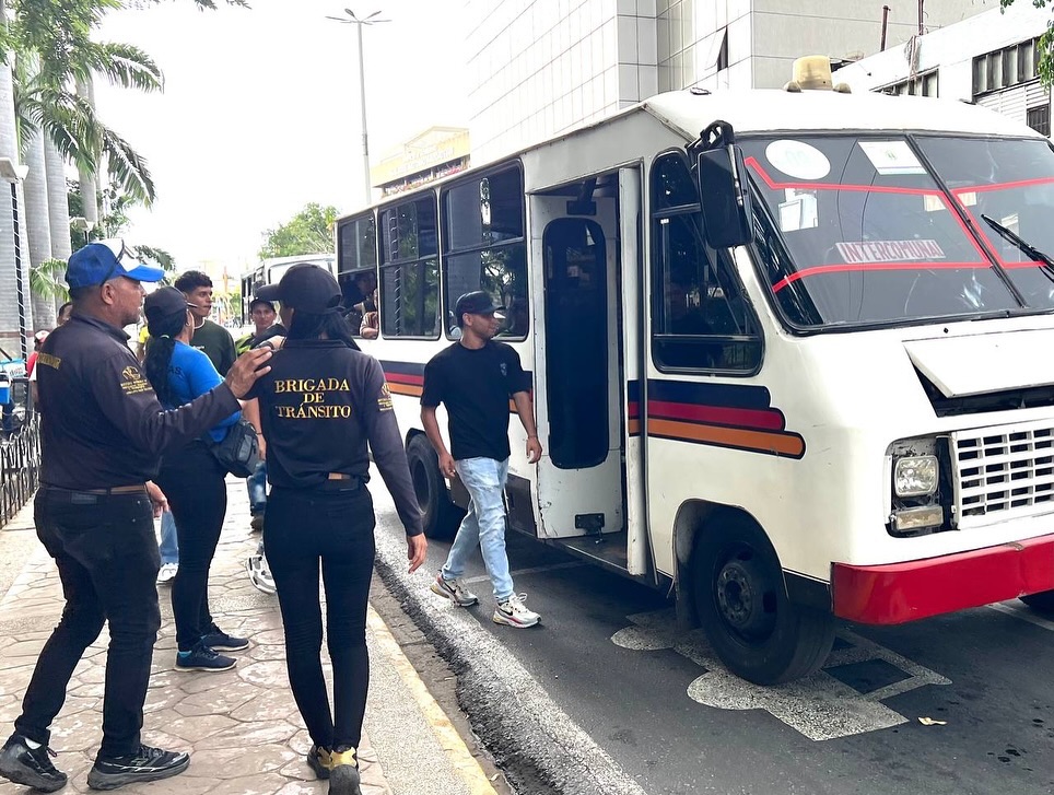 Fiscalizan cumplimiento del precio del pasaje en&nbsp;Barcelona