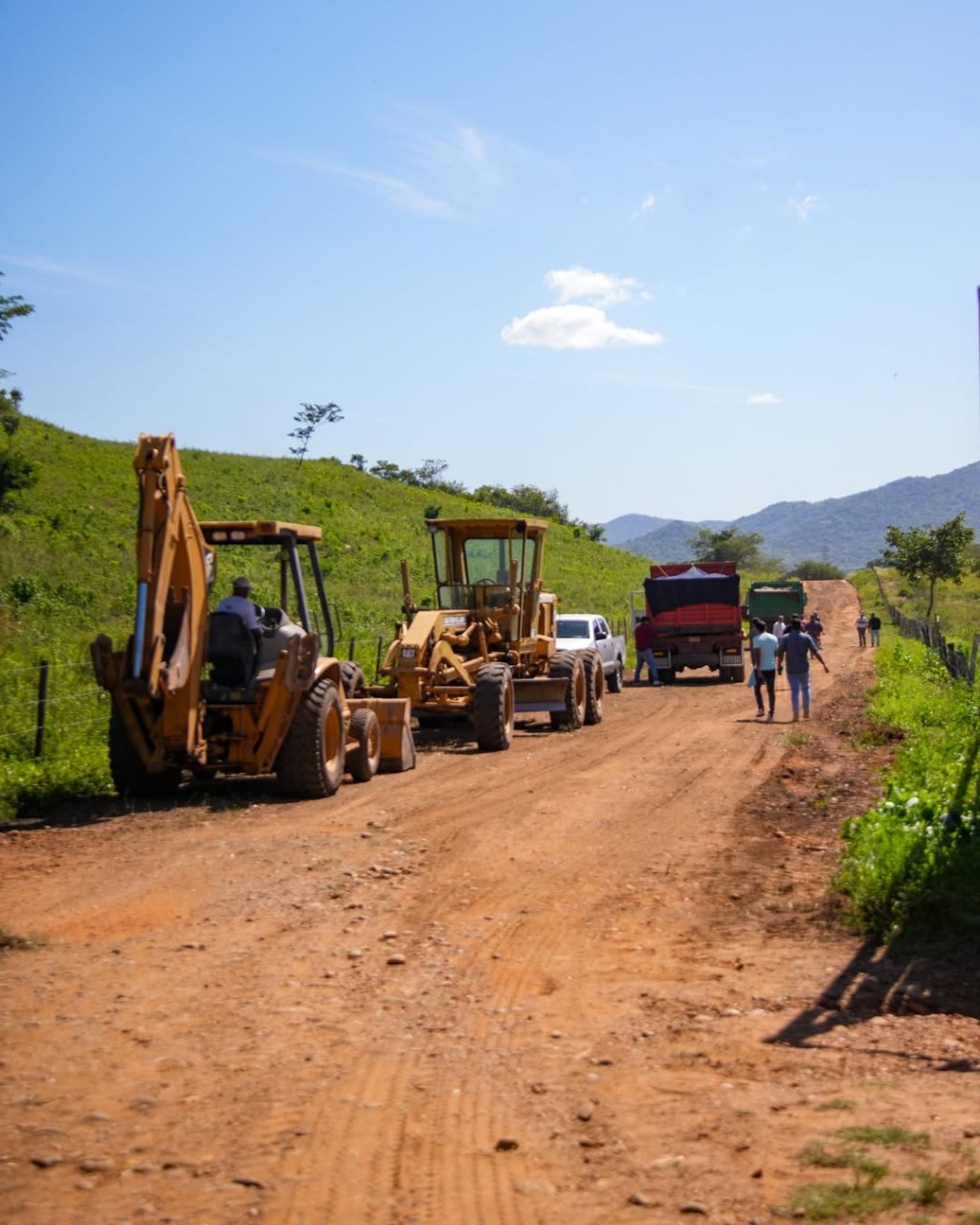 Inician los trabajos de vialidad agrícola en Tocoropo en el municipio&nbsp;Bolívar